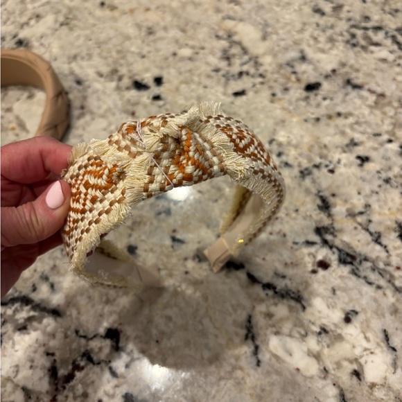 Shiraleah Accessories - ❤️Shiraleah Tan and Cream Patterned Headband